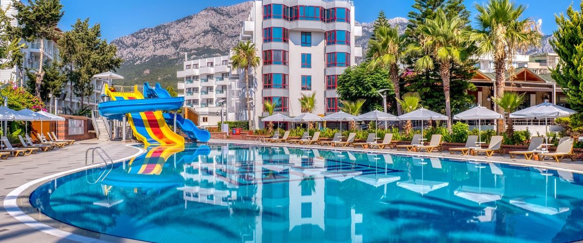 basen, zjeżdżalnia