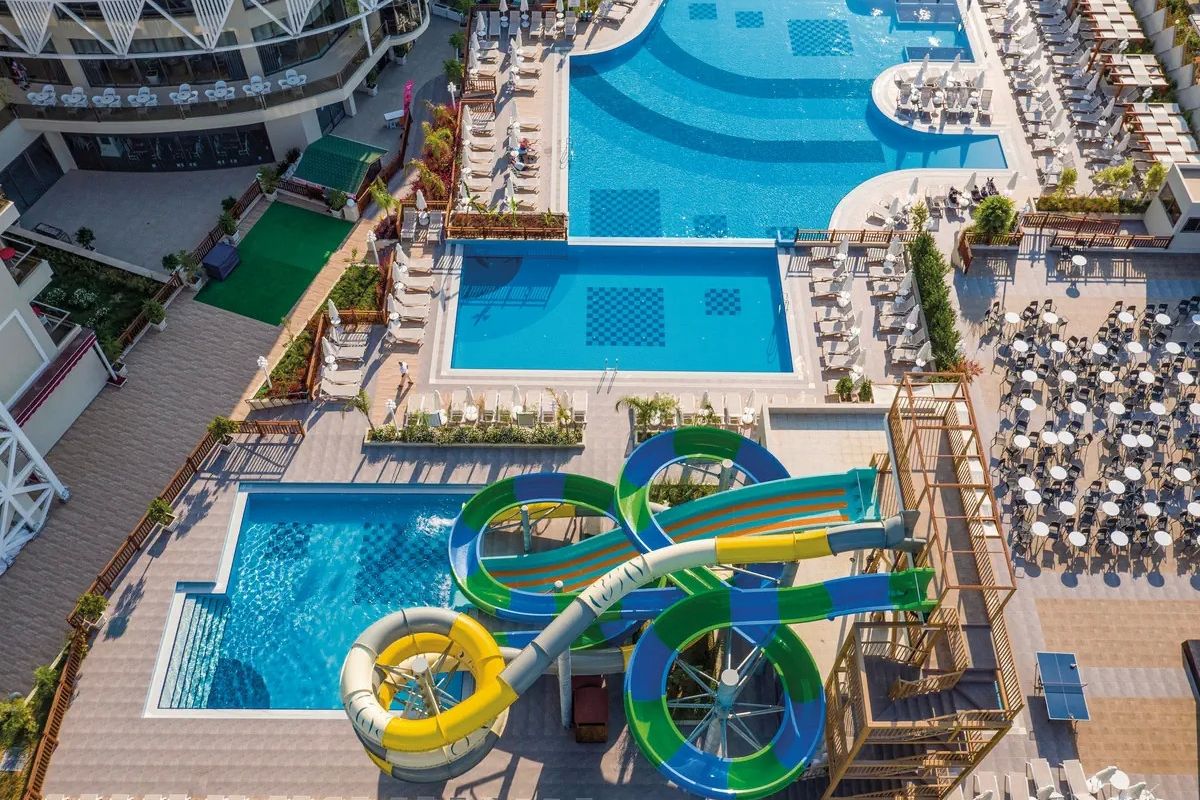basen, aquapark, zjeżdżalnia