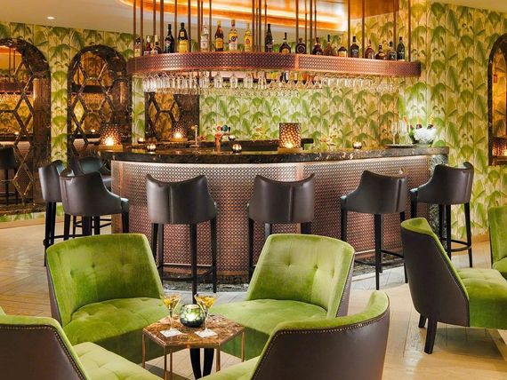 lobby bar