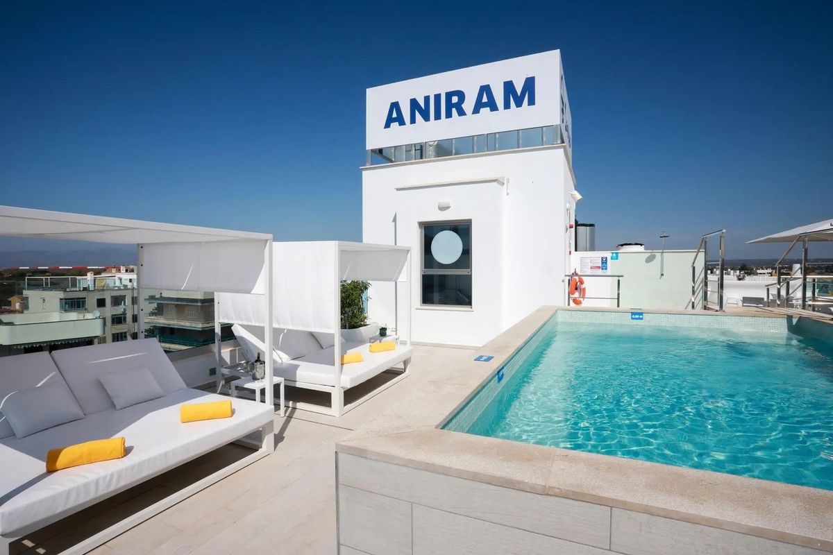 obiekt, teren hotelu, basen