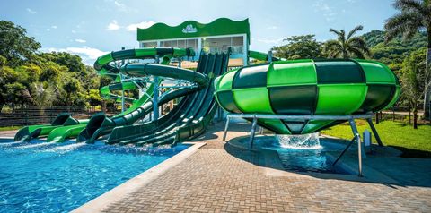 basen, aquapark, zjeżdżalnia