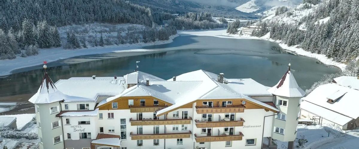 obiekt, budynek główny