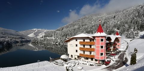 obiekt, budynek główny, teren hotelu