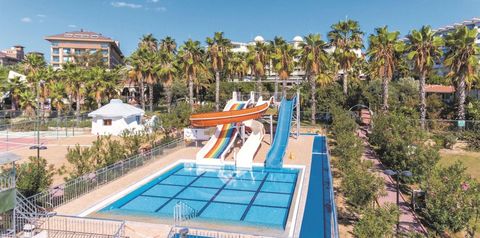 teren hotelu, zjeżdżalnia, basen