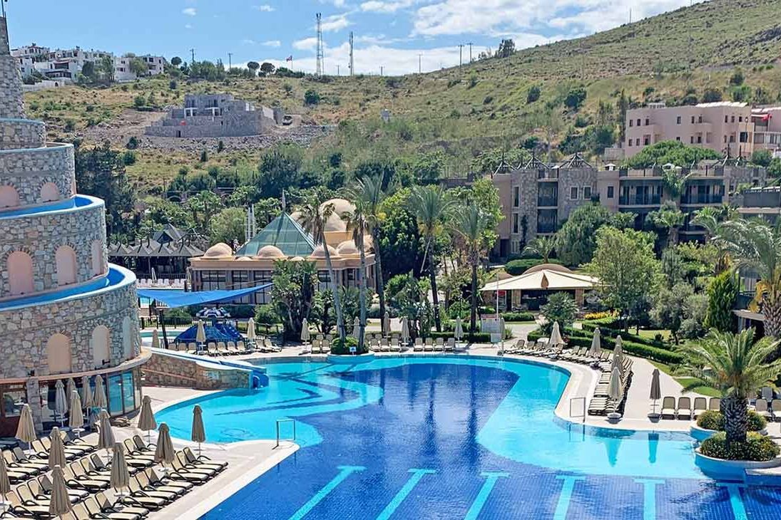 basen, zjeżdżalnia