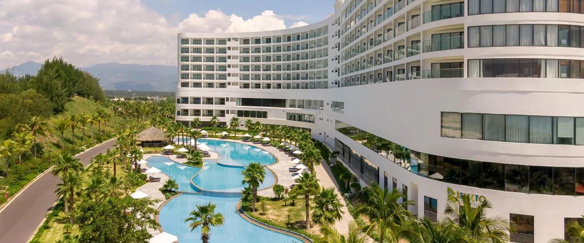 teren hotelu, basen, obiekt