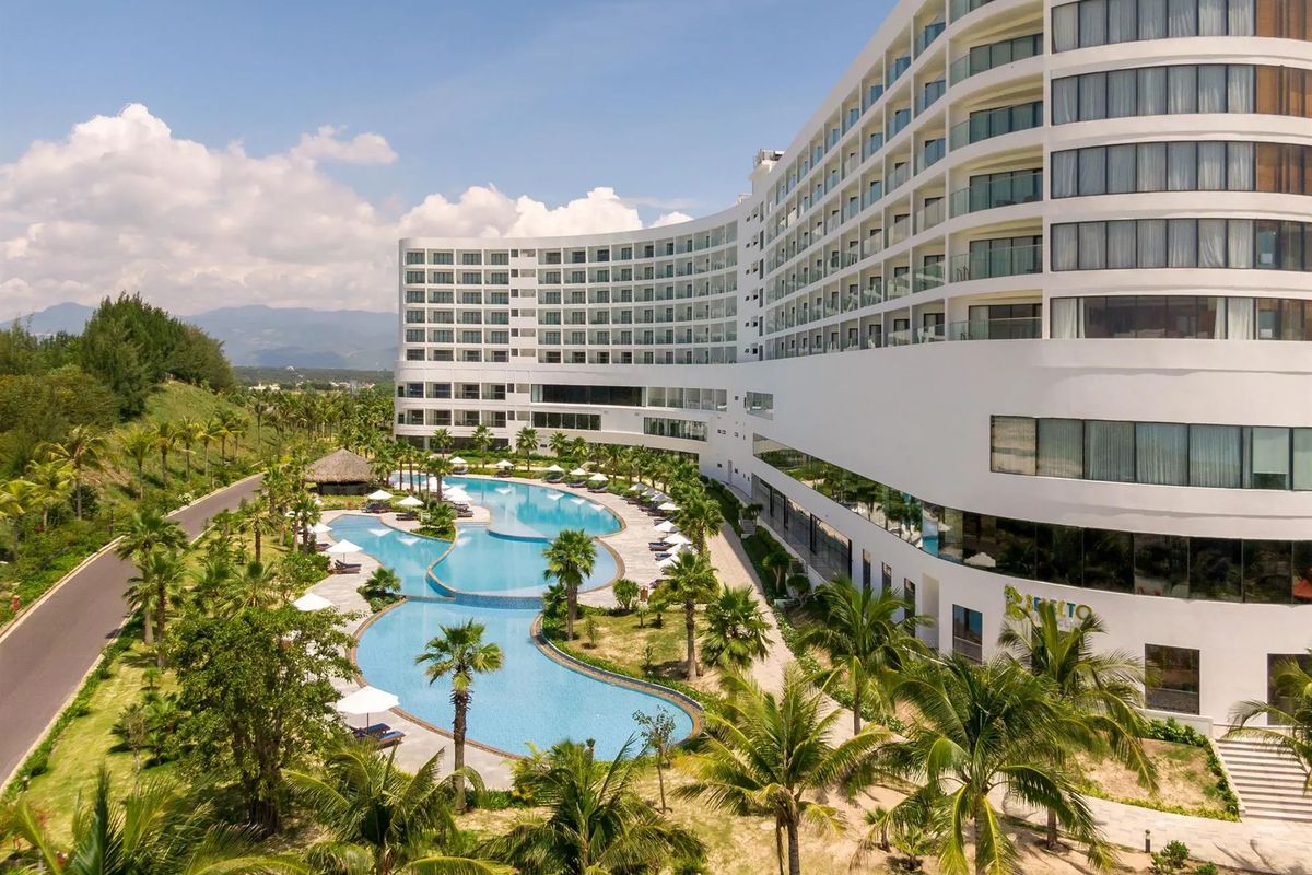 teren hotelu, basen, obiekt