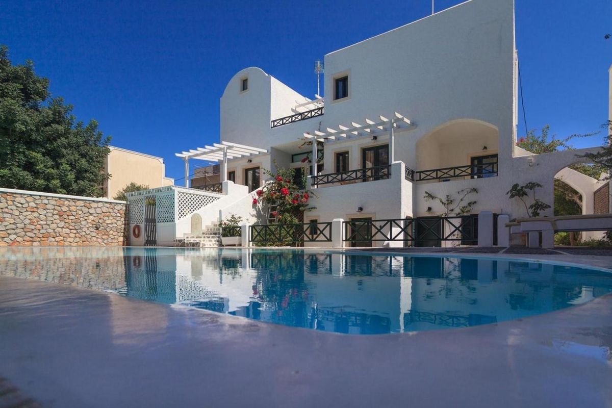 basen, budynek główny