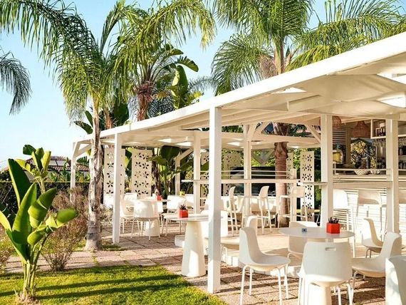 teren hotelu, restauracja