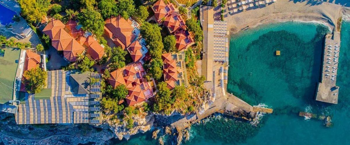 obiekt, teren hotelu