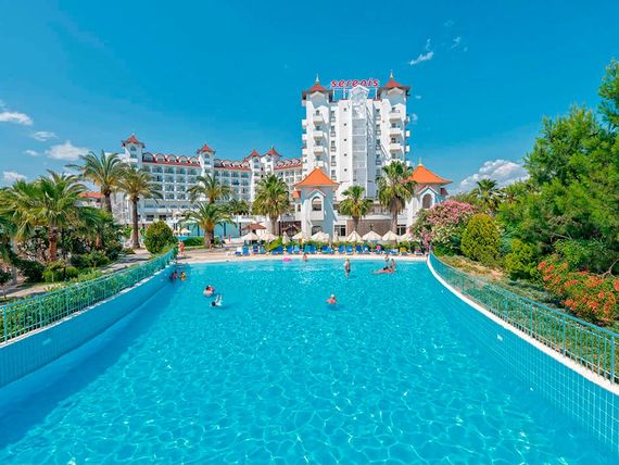 obiekt, teren hotelu, basen
