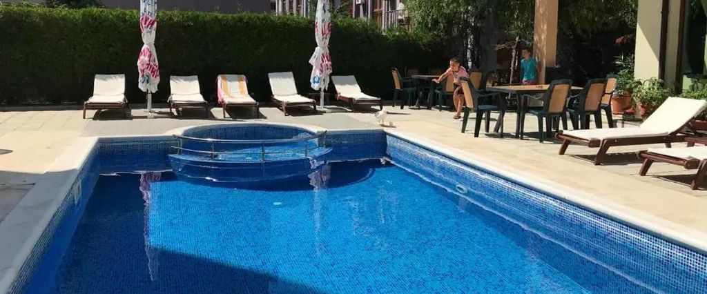 teren hotelu, basen