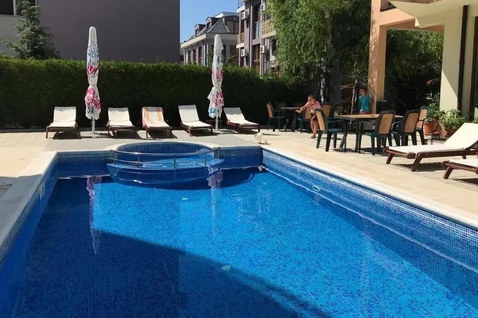 teren hotelu, basen