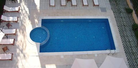 teren hotelu, jacuzzi, basen
