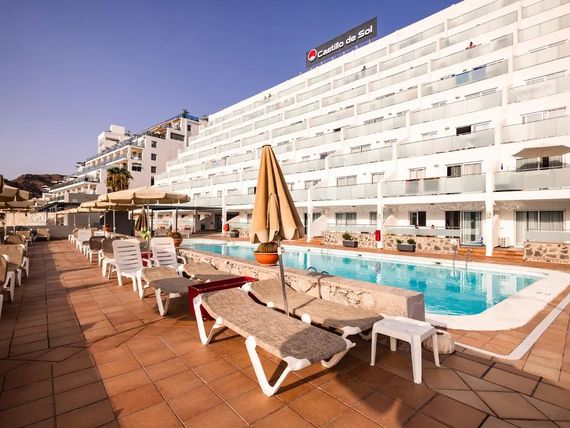obiekt, teren hotelu, basen