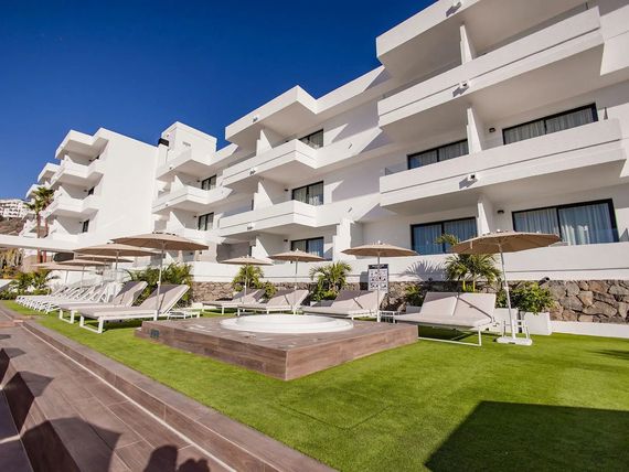 obiekt, teren hotelu