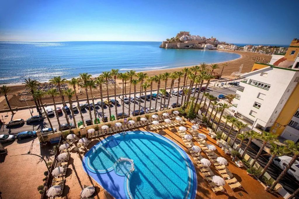 teren hotelu, basen, plaża