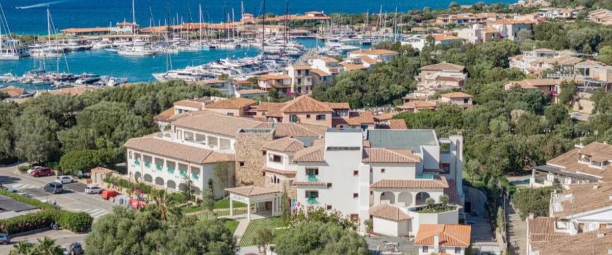 obiekt, teren hotelu