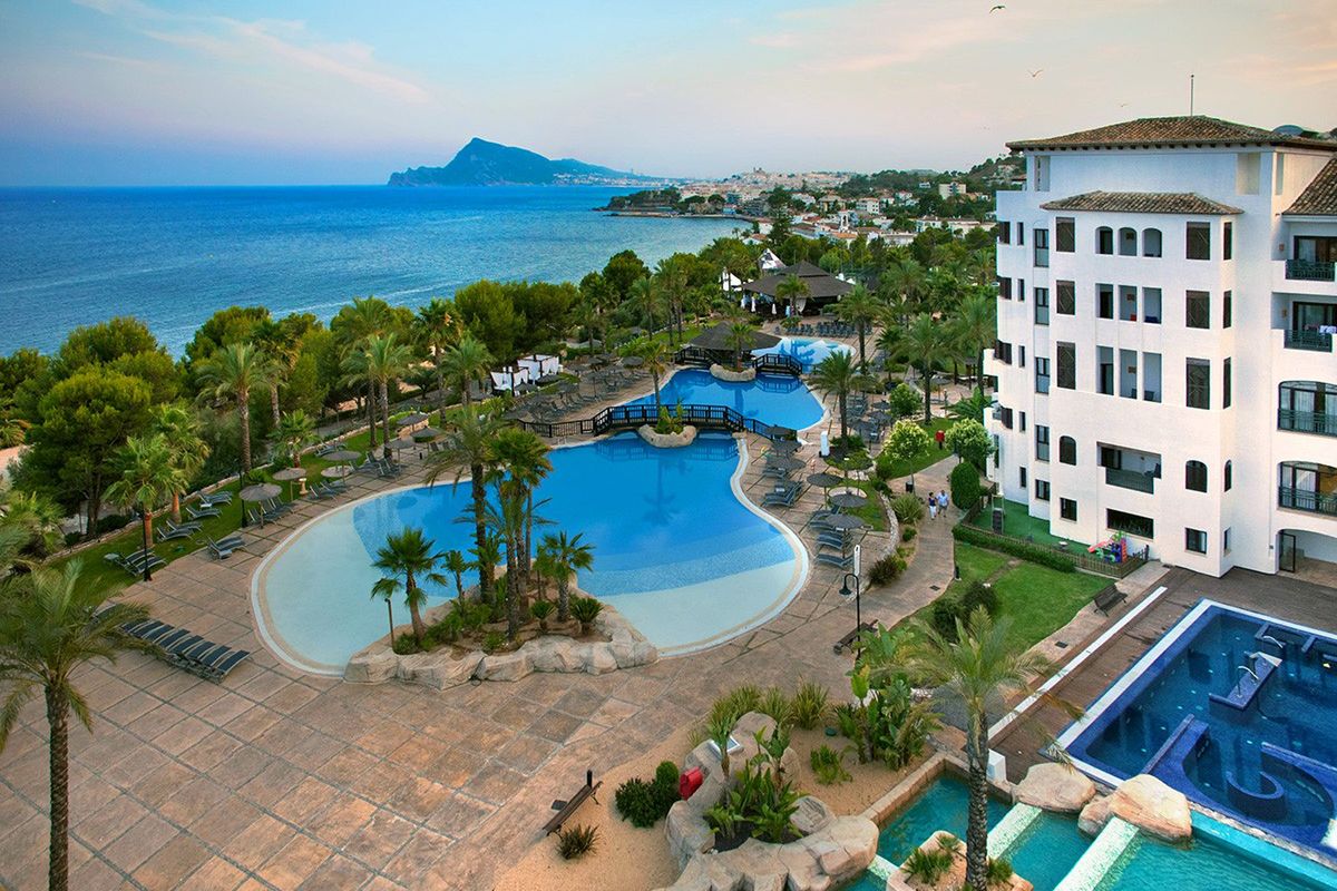 budynek główny, teren hotelu