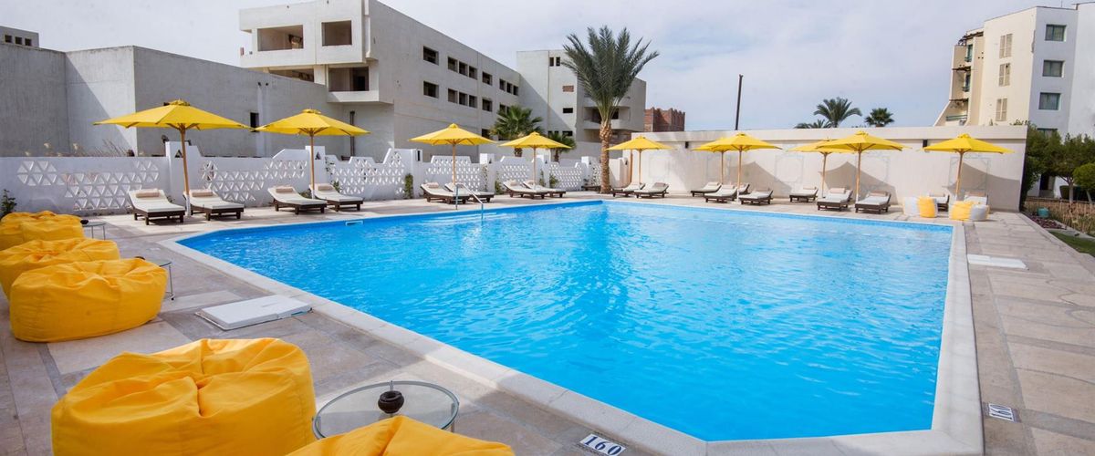 obiekt, teren hotelu, basen