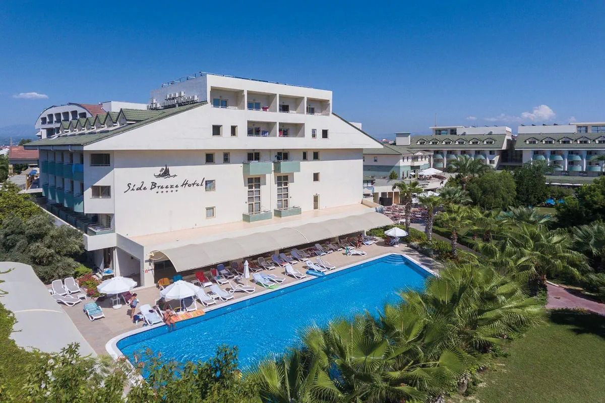 obiekt, teren hotelu, basen