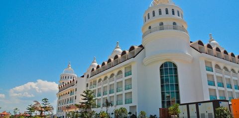 budynek główny, teren hotelu