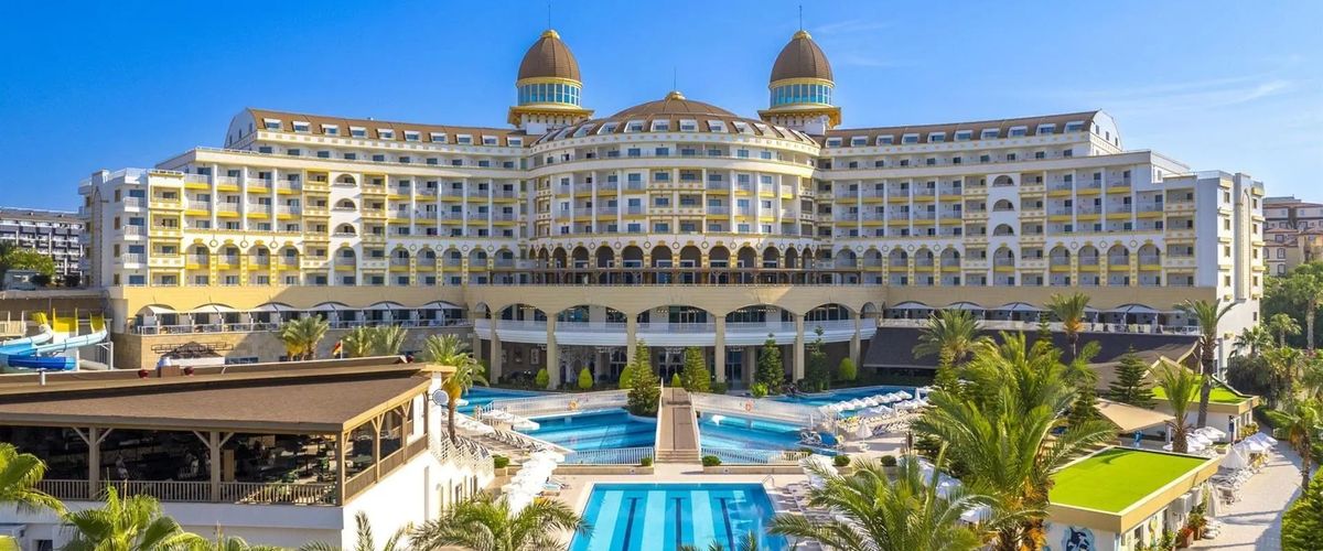 obiekt, teren hotelu, basen