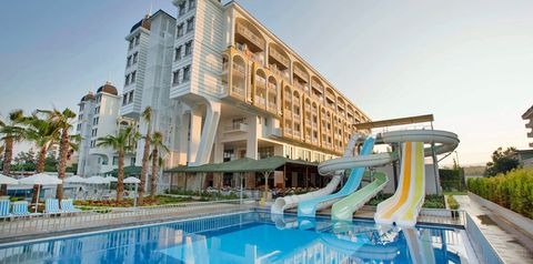 teren hotelu, basen, aquapark, zjeżdżalnia