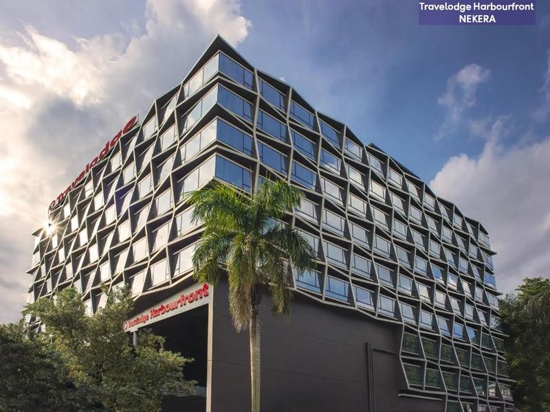 Travelodge Harbourfront 4*