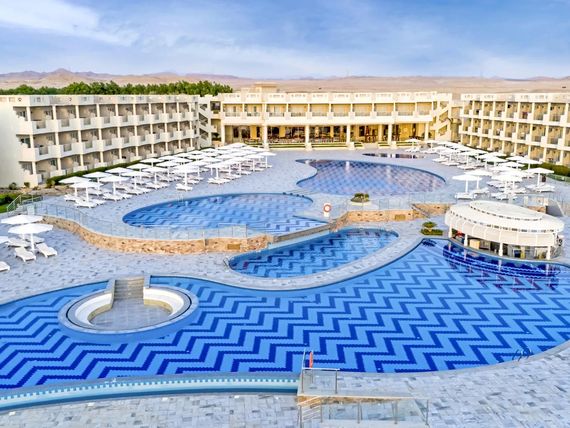 Sirena Beach Resort & Spa