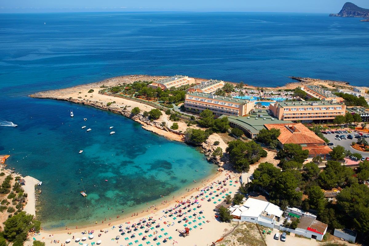 teren hotelu, basen, plaża