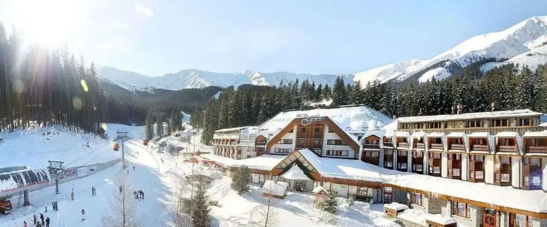 teren hotelu, budynek główny, obiekt