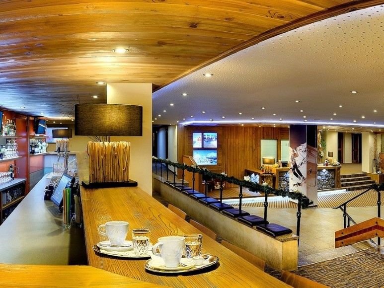 recepcja / lobby, teren hotelu, lobby bar
