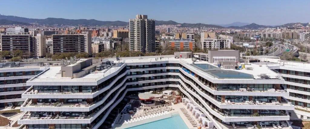 obiekt, teren hotelu, basen