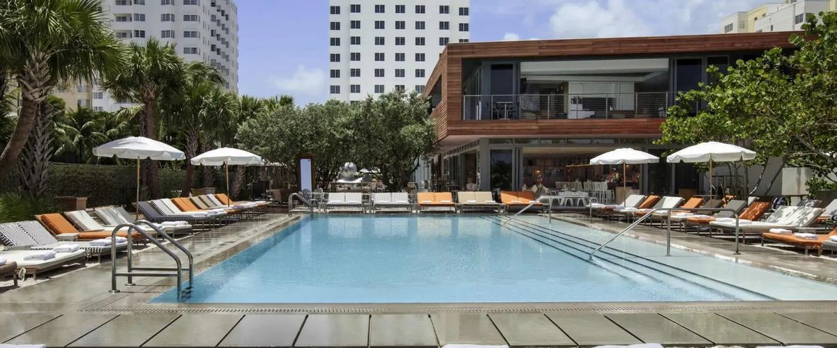 budynek główny, basen