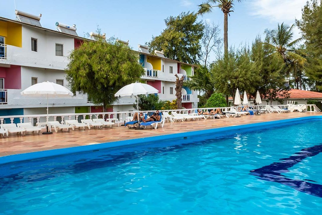 obiekt, teren hotelu, basen