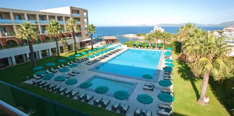 teren hotelu, basen, brodzik