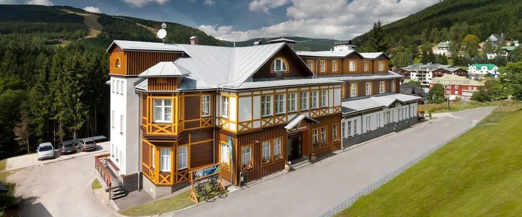 obiekt, teren hotelu