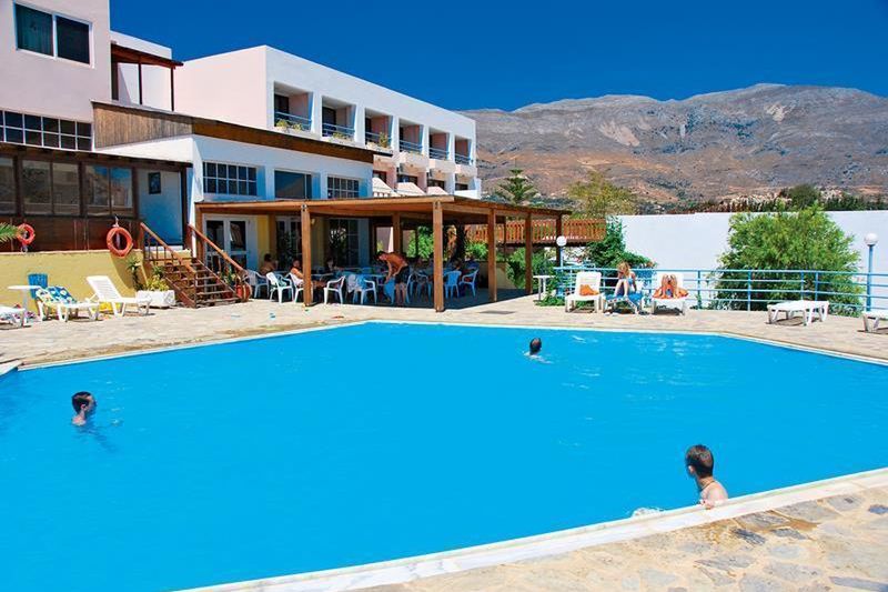 budynek główny, basen