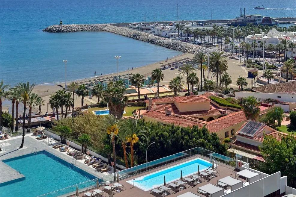 teren hotelu, basen, plaża