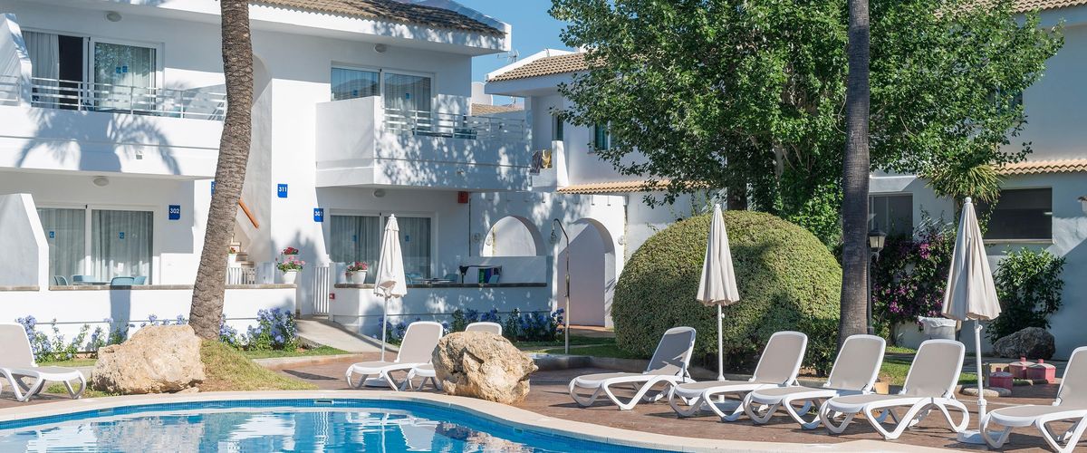 basen, budynek główny