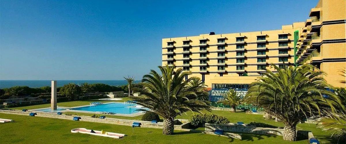 obiekt, basen, teren hotelu