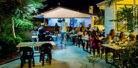 restauracja, teren hotelu