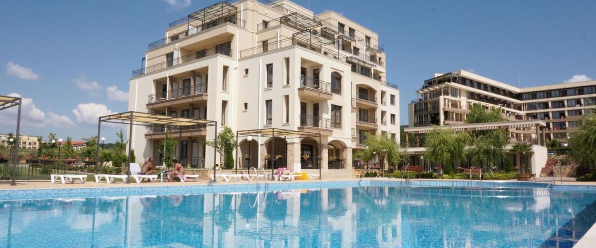 obiekt, teren hotelu, basen