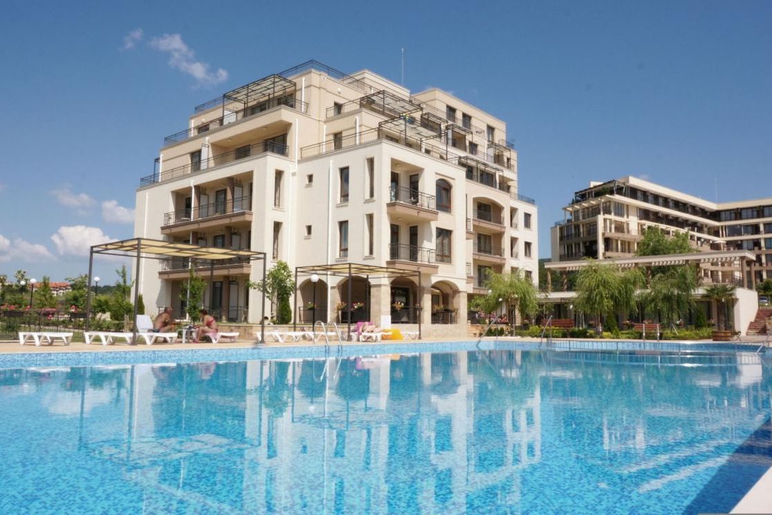 obiekt, teren hotelu, basen