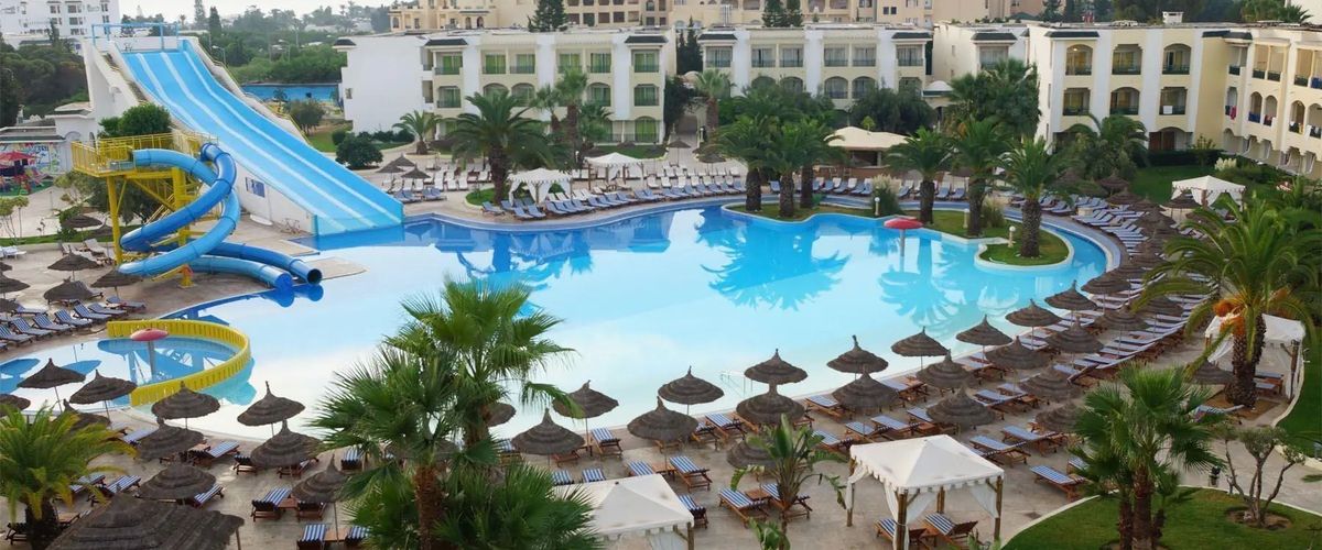 obiekt, teren hotelu, basen