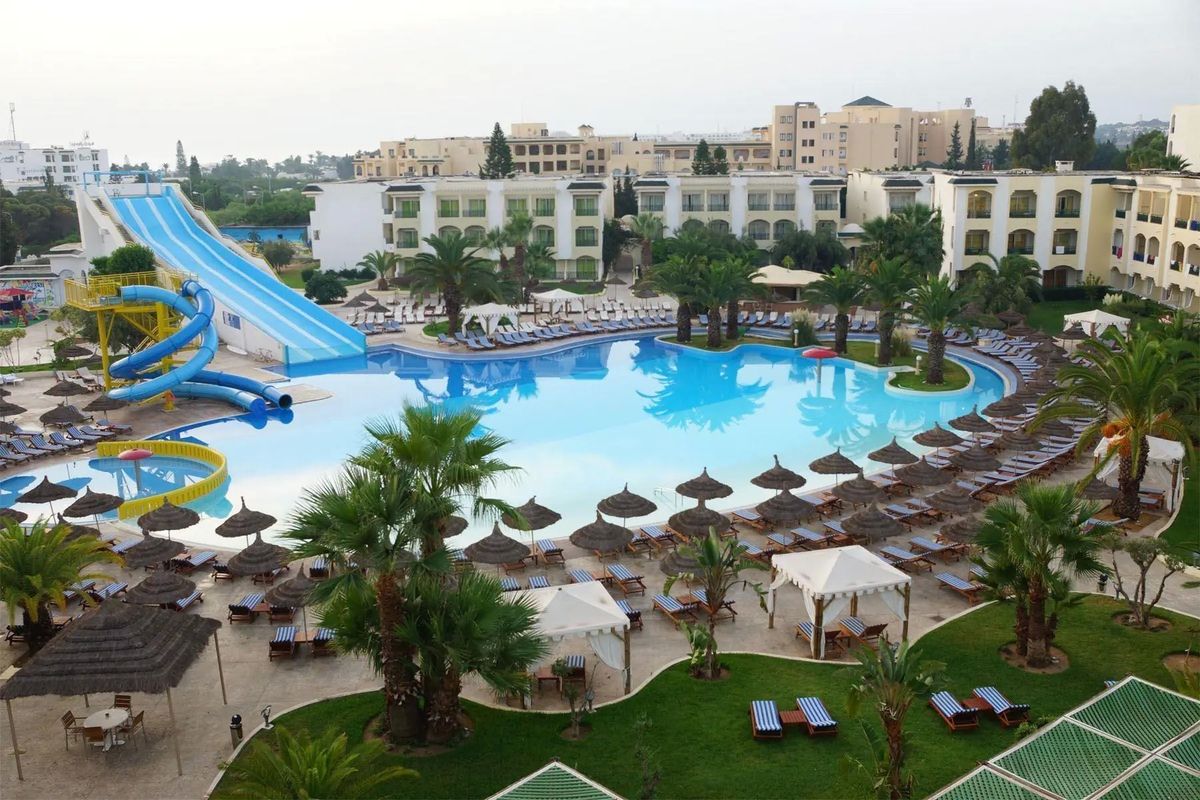 obiekt, teren hotelu, basen