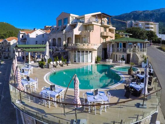 obiekt, teren hotelu, basen