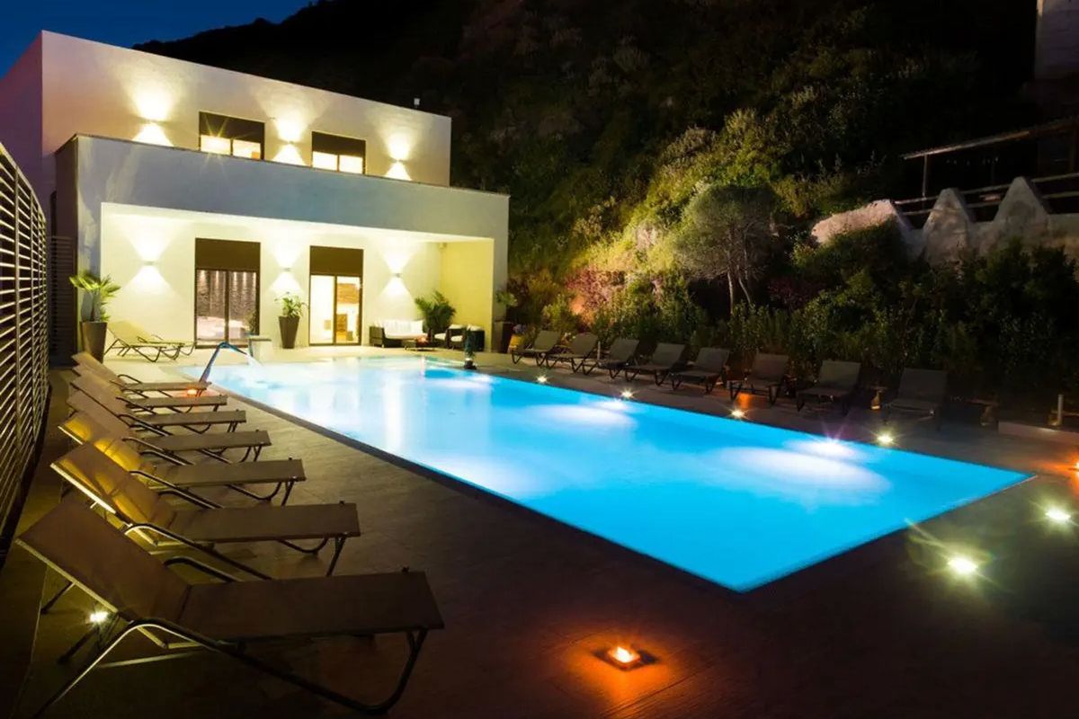 basen, teren hotelu, obiekt