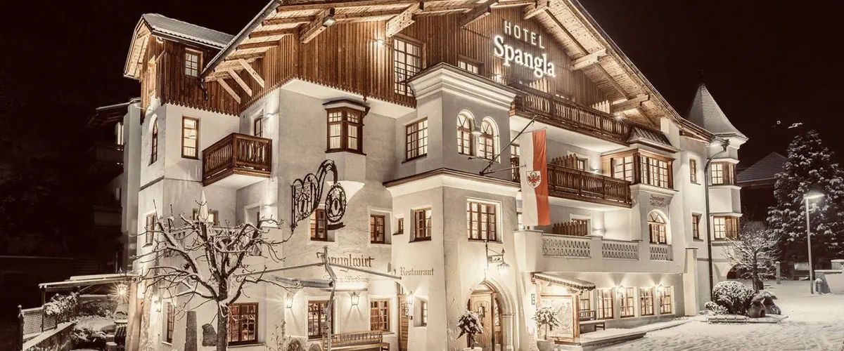 budynek główny, obiekt